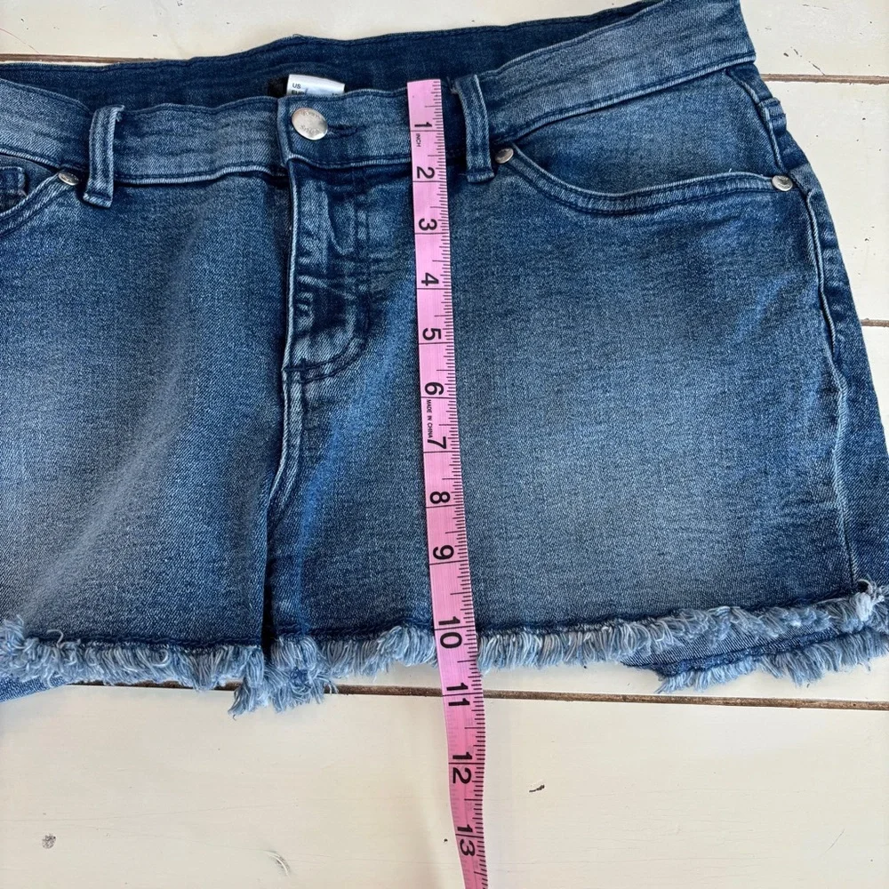VENUS Blue Denim Daisy Duke Shorts Women’s 12 Mid Rise Cut Off Pockets